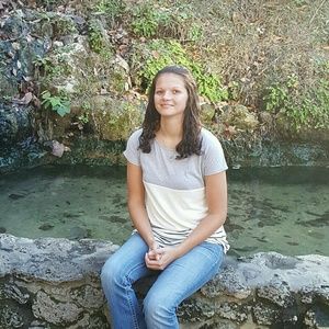 Meet your Posher, Melissa